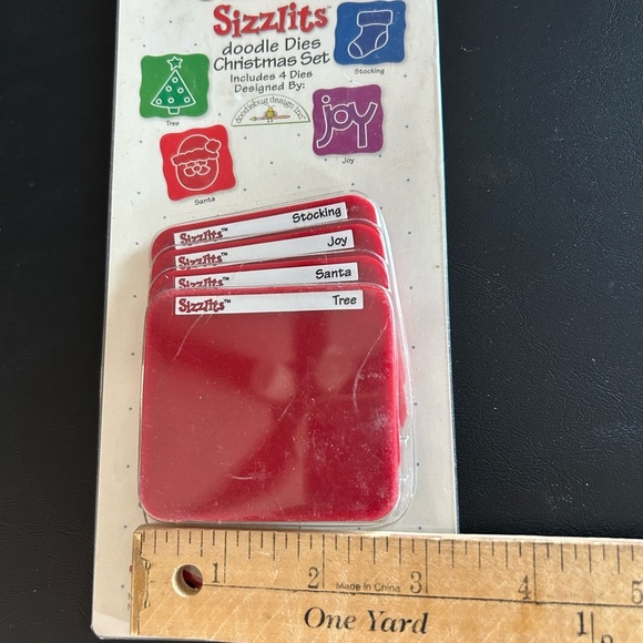 Sizzix Sizzlits Cutting Dies Christmas Set and Tag Set - Picture 7 of 7